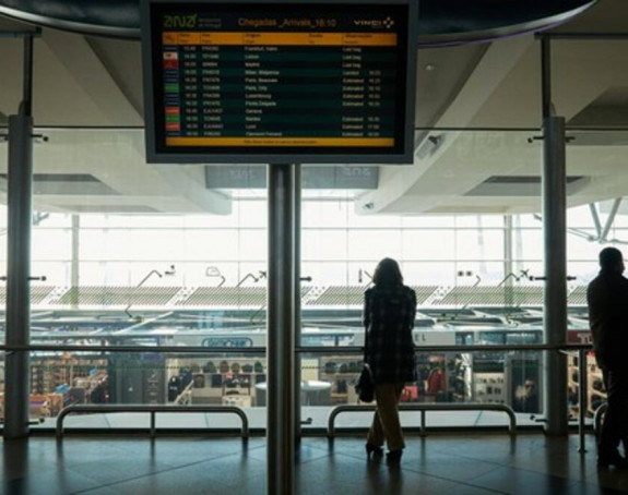 Путници из Србије заглављени на два аеродрома