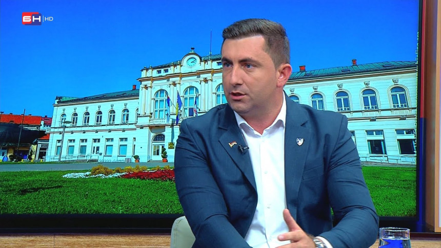 Petrović pozvao Viškovića i ministre na hitan sastanak