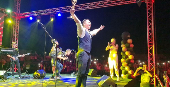 Pobednik "Zvezda Granda" održao koncert u rodnom Tešnju!