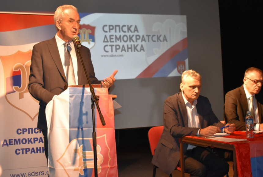 Sve ukazuje da se politika SNSD-a kreira u Zagrebu