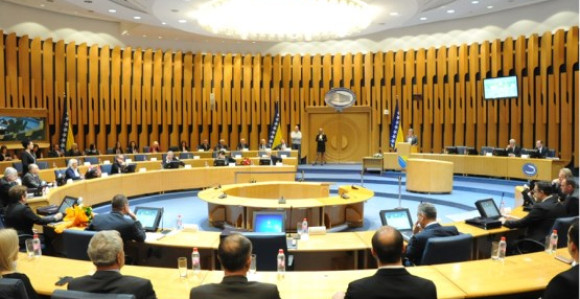 Hoće li političarima u BiH biti veće plate za 500 maraka?