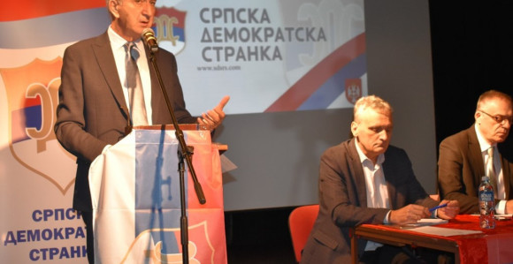 Све указује да се политика СНСД-а креира у Загребу