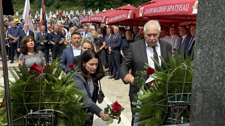 Trivić i Borenović u Bratuncu: Ubistva, poraz ljudskosti