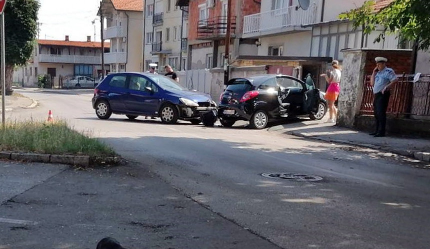 Bijeljina: Dvoje djece povrijeđeno u sudaru automobila