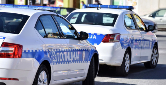 Ухапшена два лице, једно ударило полицајца у БН