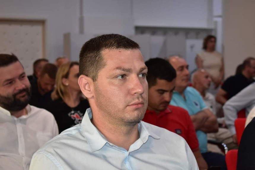 Власт младима да обезбиједи посао и адекватну плату