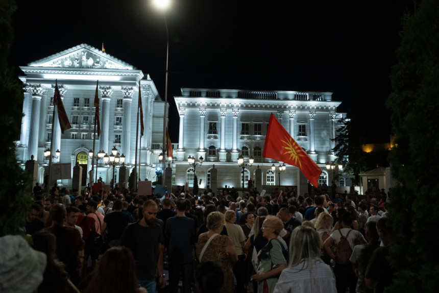 Скопље: Каменице и пријетње пиштољима на протесту