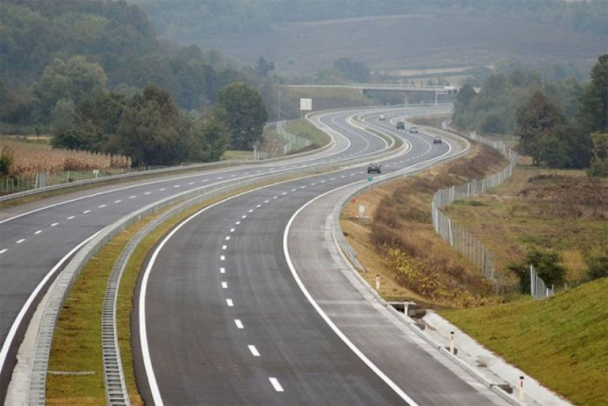 Poginuo policajac iz Modriče na auto-putu kod Doboja