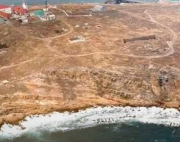 Руске снаге ракетирале Змијско острво и Одесу