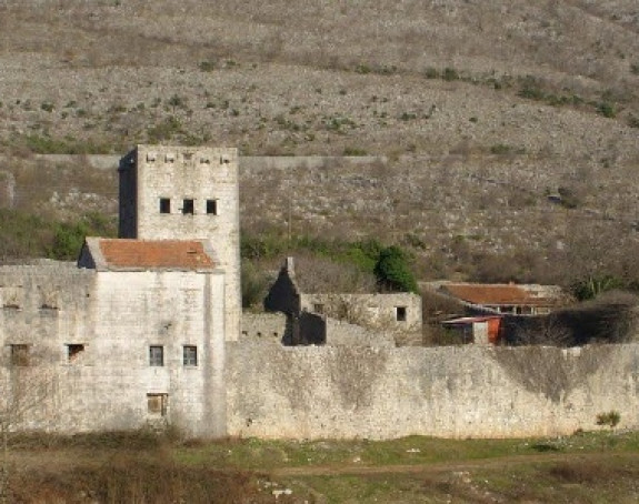 Prodaje se kula Staro Slano kod Trebinja
