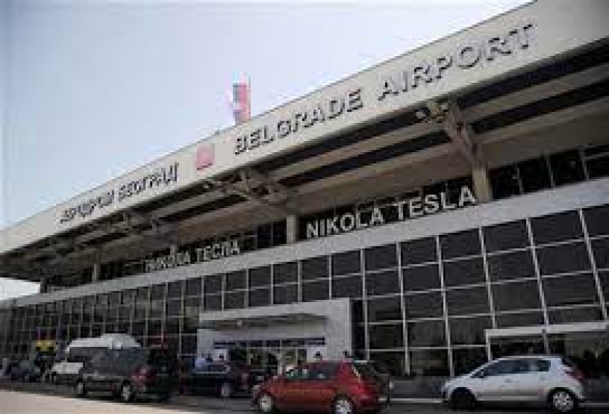 Avion iz Lajpciga hitno sletio na aerodrom u BG