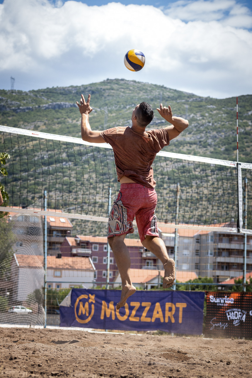 Mozzart uz „Sunrise beach volley tour 2022“