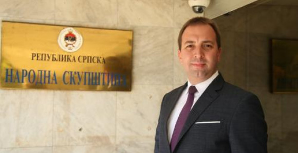 Zašto još nema odgovornih za napad na Vučića?!