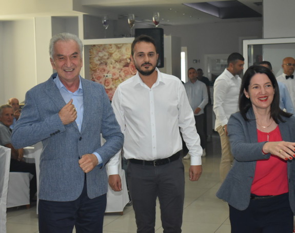 Šarović i Trivić u Nevesinju: Ustav je naš program (Foto)