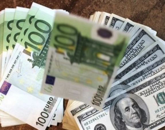 Евро је изједначен са доларом, а шта то значи за КМ?!