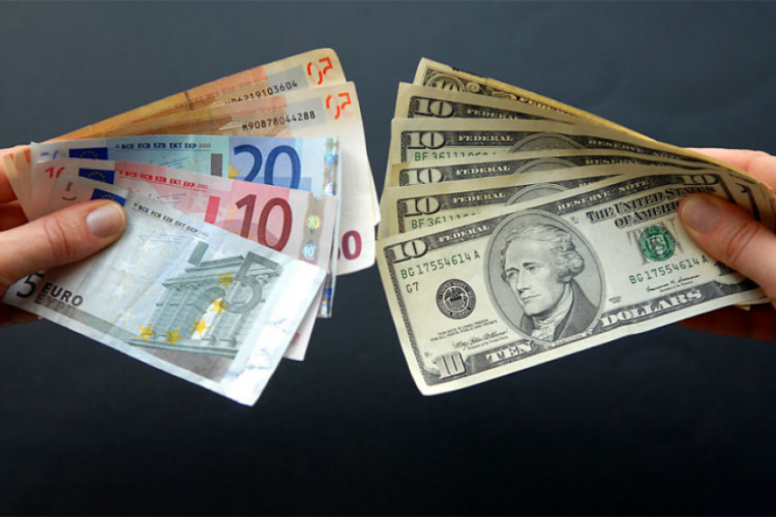 Пад евра и јак долар повећавају дуг БиХ