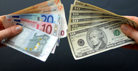 Pad evra i jak dolar povećavaju dug BiH