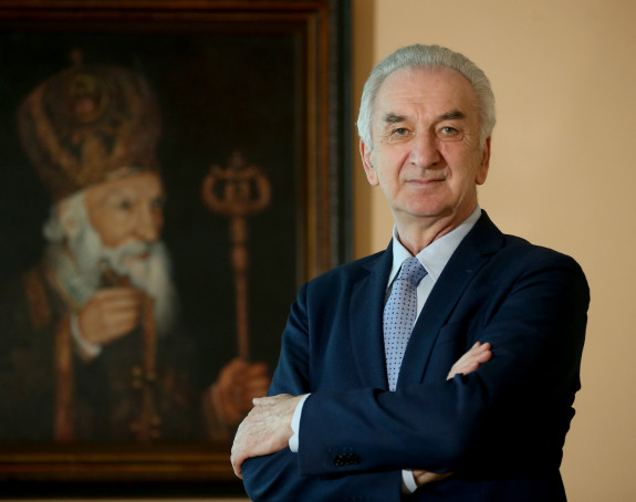 Tražio sam od Šmita da stavi van snage Inckovu odluku!