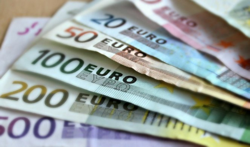 Први пут за двије деценије навала на евро у БиХ