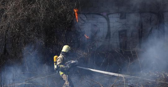 Dva helikoptera gase požare kod Konjica i Čitluka