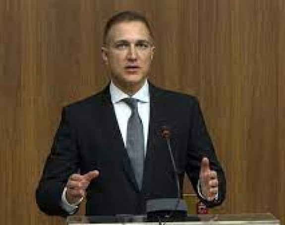Oglasio se ministar Stefanović o padu teretnog aviona