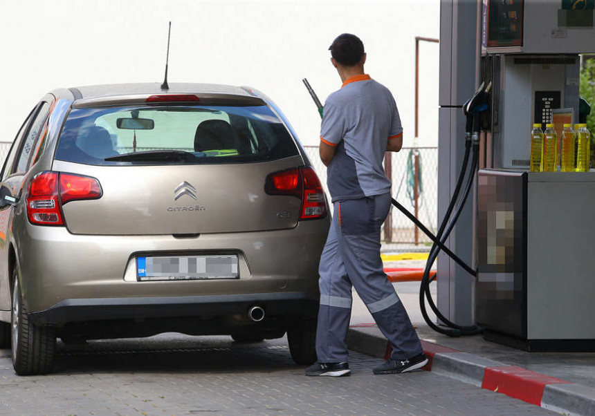 Ништа од појефтињења: У Српској литар дизела и даље 3,5 КМ