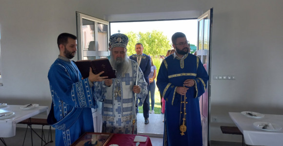 Освештан светосавски дом у Луговима