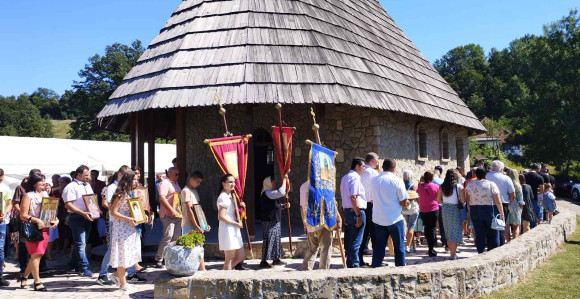 Obilježena slava hramova u Pukšu i Gornjem Mačkovcu