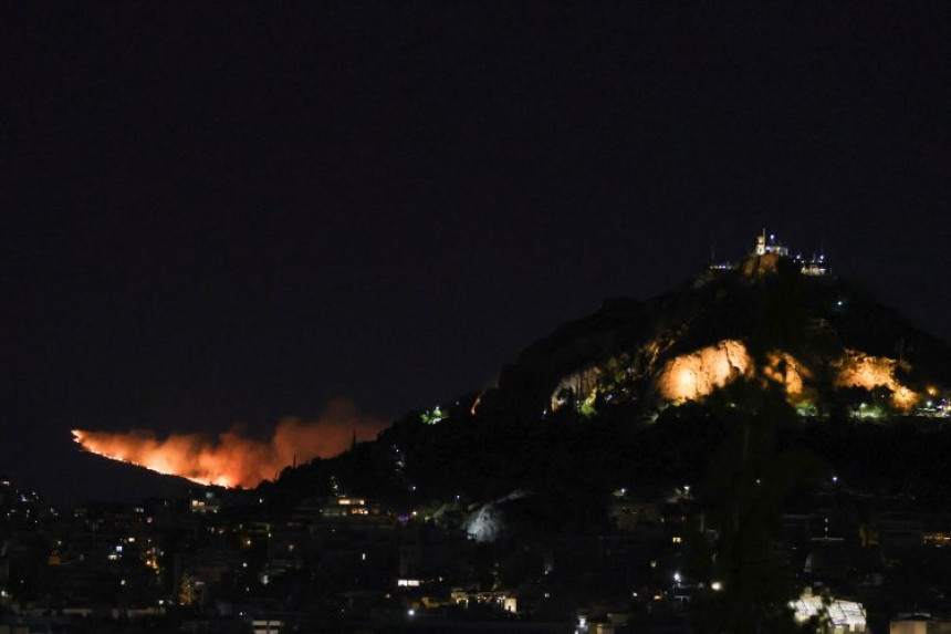 Šumski požar blizu Atine, evakuisana dječija bolnica