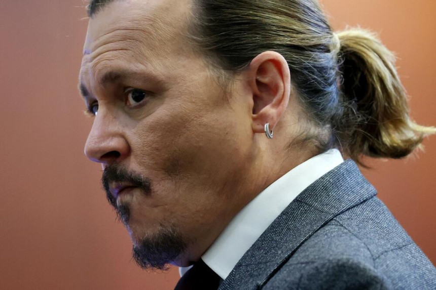 Džoni Dep se upustio u novu ljubav ali fanovi nisu oduševljeni izborom!?