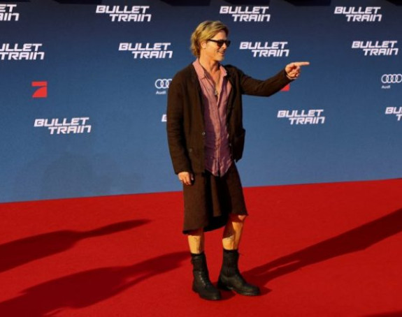 Bred Pit u suknji na premijeri novog filma u Berlinu
