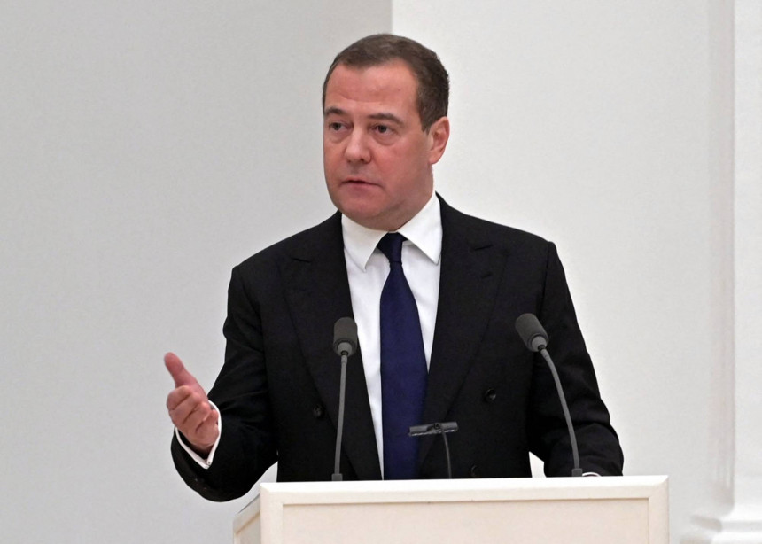 Medvedev: UKR bi mogla da nestane kao država