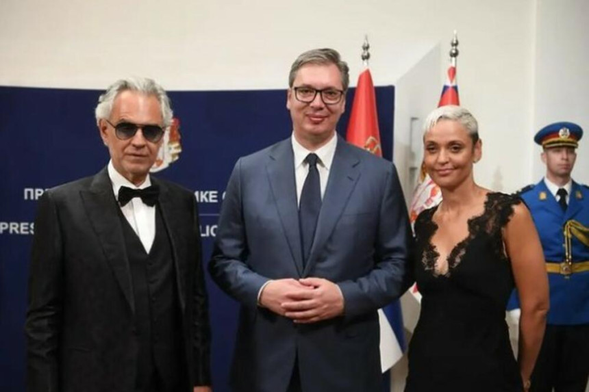 Vučić dodijelio Zlatne medalje Bočeliju i Marizi