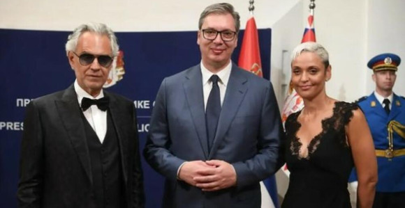 Vučić dodijelio Zlatne medalje Bočeliju i Marizi