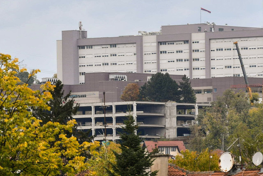 "Bageri drže zemlju kod UKC-a, ali režim nema ko da pridrži"