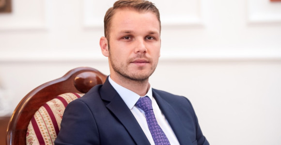 Stanivuković odgovorio Đajiću: Zar vas nije sramota!