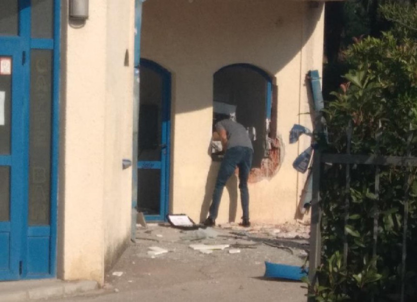 Jaka eksplozija, pokušaj pljačke bankomata u Budvi
