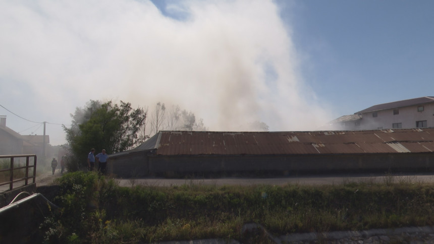 BN: Lokalizovan požar u napuštenom auto-otpadu
