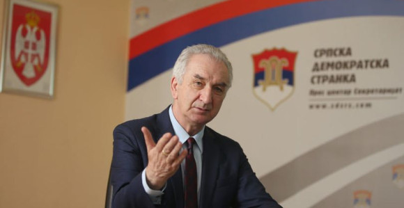 Neprihvatljivo je da Šmit mijenja izborni zakon