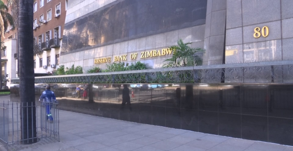 Nesvakidašnji potez: Inflaciju krote zlatnicima