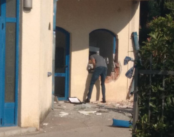 Jaka eksplozija, pokušaj pljačke bankomata u Budvi