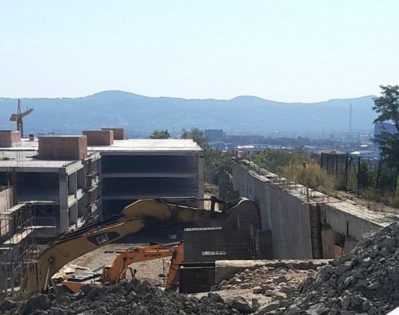 Za inspektore nema greške u gradnji garaže UKC-a