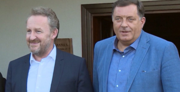 "Na sceni su ljuti neprijatelji, iza najbolji saradnici"