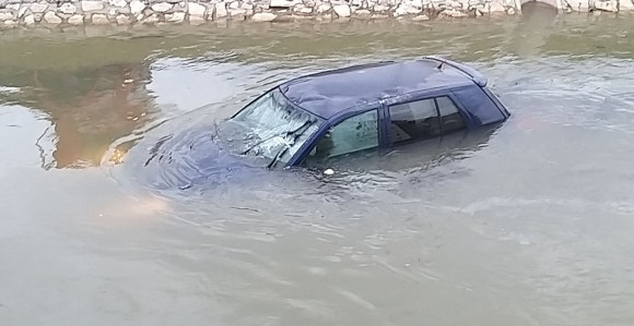 BN: Automobil sletio u Dašnicu, nema povrijeđenih
