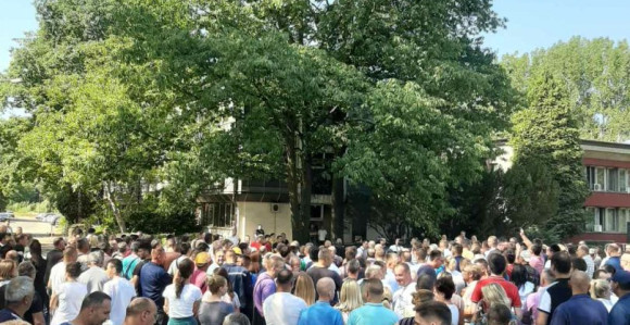 Radnici dali rok Vladi: Povucite odluku o prodaji "Alumine" (VIDEO)