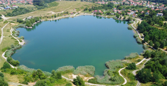 Utopila se dvojica mladića na Rajskom jezeru