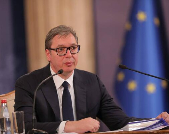 Vučić: U ponoć komandant KFOR-a dolazi u K. Mitrovicu i razgovor sa Goranom Rakićem