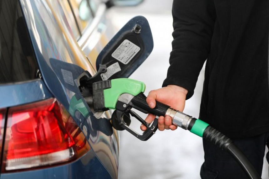 Benzin pao ispod 3 KM na pojedinim pumpama u Srpskoj