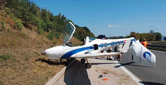 Avionu otkazao motor - prinudno sletio na auto-put