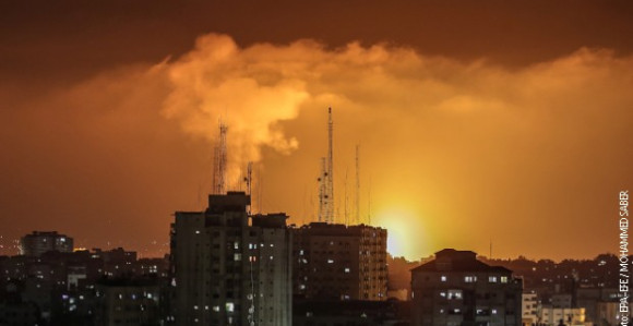 Ponovo sirene, vazdušni napadi, hapšenja ....